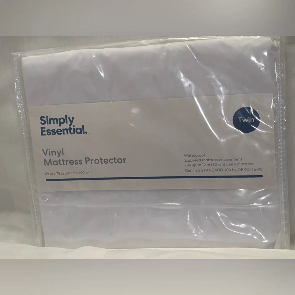 Simply Essential Twin Waterproof Mattress Encasement – NWT